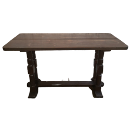 Dřevěný stůl z masivu